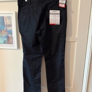 Izod men’s advantage performance flex fit size 34 x 32 NWT!!